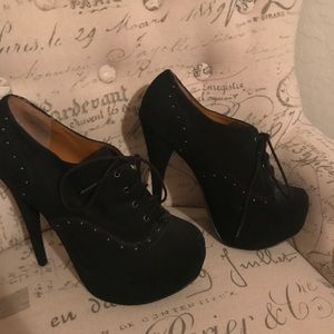 Black high heeled shoes